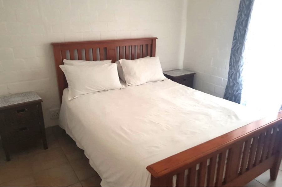 To Let 6 Bedroom Property for Rent in Apollo Ridge Western Cape